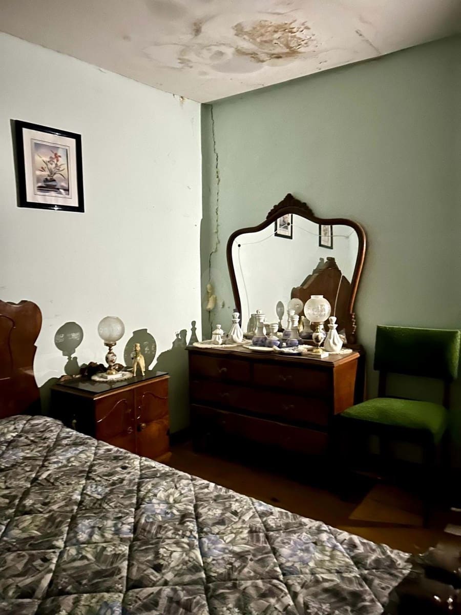 4 slaapkamer Huis te koop in Leon stad - € 24.000 (Ref: 9991208)