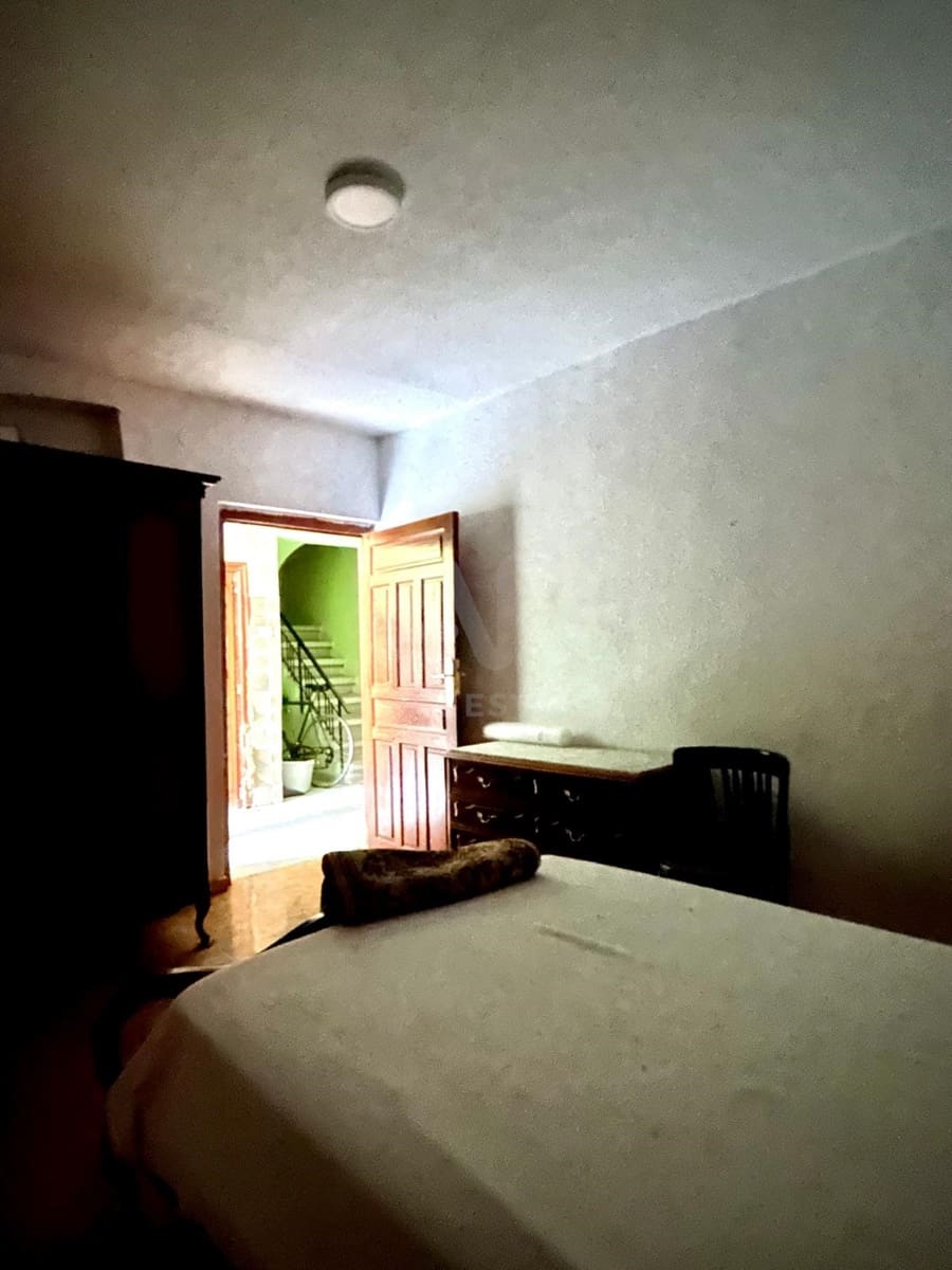 4 slaapkamer Huis te koop in Leon stad - € 24.000 (Ref: 9991208)