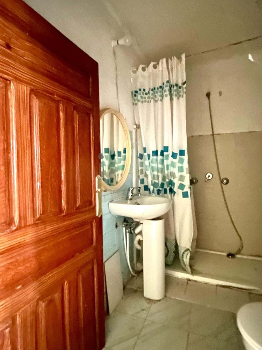 4 slaapkamer Huis te koop in Leon stad - € 24.000 (Ref: 9991208)