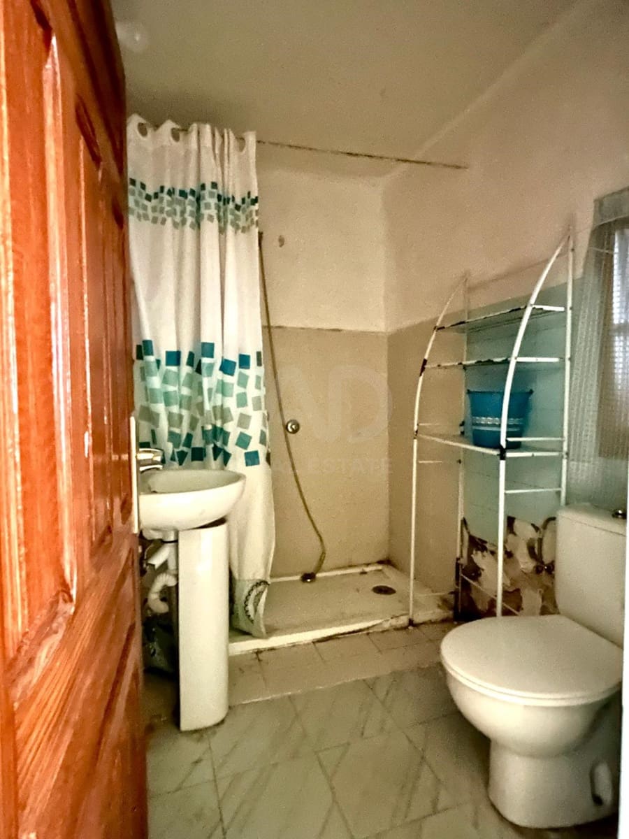 4 slaapkamer Huis te koop in Leon stad - € 24.000 (Ref: 9991208)