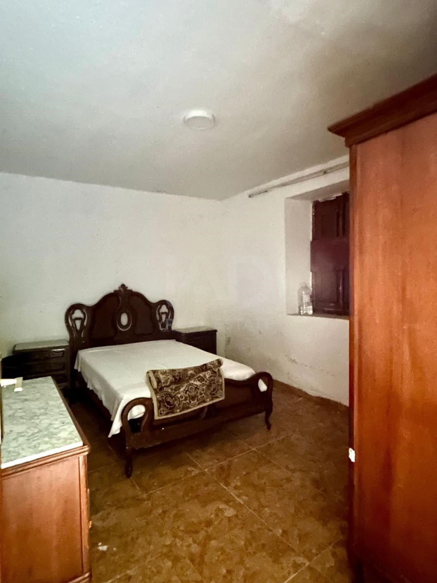 4 slaapkamer Huis te koop in Leon stad - € 24.000 (Ref: 9991208)