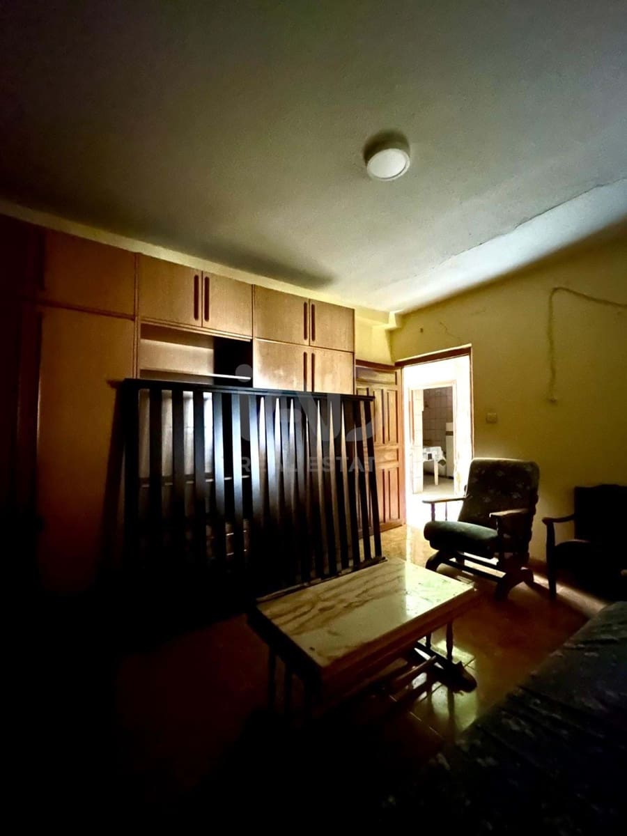4 slaapkamer Huis te koop in Leon stad - € 24.000 (Ref: 9991208)