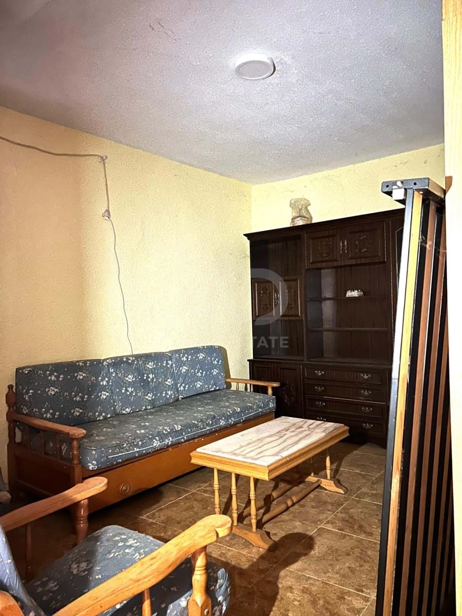 4 slaapkamer Huis te koop in Leon stad - € 24.000 (Ref: 9991208)