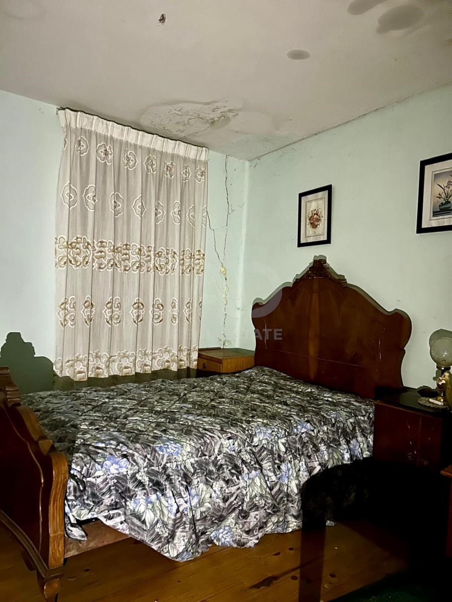 4 slaapkamer Huis te koop in Leon stad - € 24.000 (Ref: 9991208)