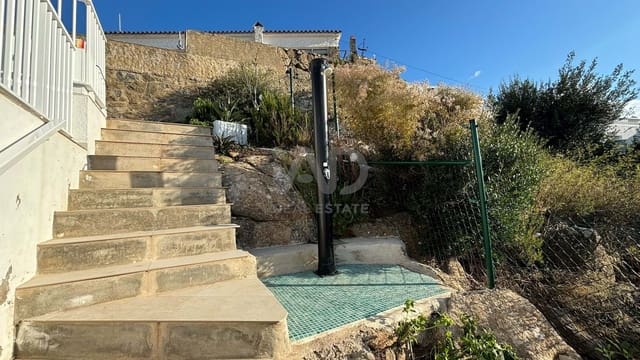 3 slaapkamer Huis te koop in Gerona stad met zwembad garage - € 530.000 (Ref: 9991209)