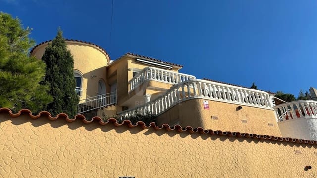 3 slaapkamer Huis te koop in Gerona stad met zwembad garage - € 530.000 (Ref: 9991209)