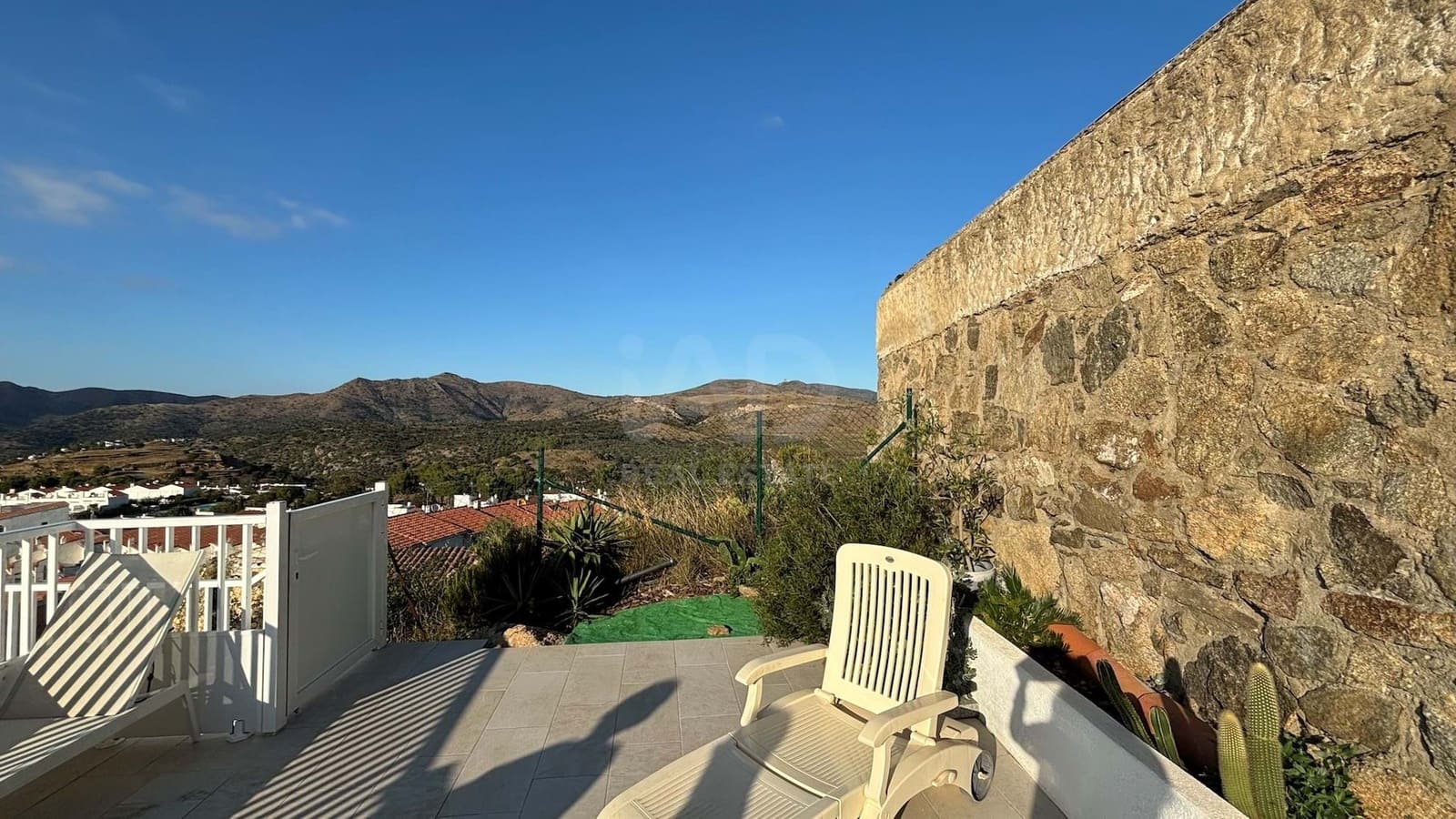 3 slaapkamer Huis te koop in Gerona stad met zwembad garage - € 530.000 (Ref: 9991209)