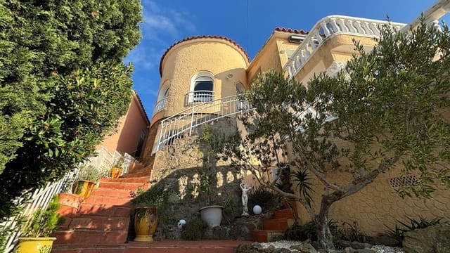 3 slaapkamer Huis te koop in Gerona stad met zwembad garage - € 530.000 (Ref: 9991209)