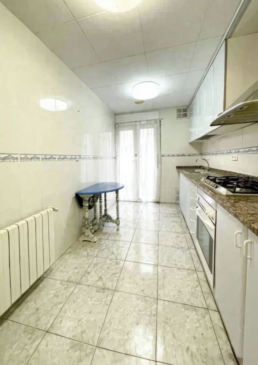 3 slaapkamer Huis te koop in Gerona stad - € 600.000 (Ref: 9991214)