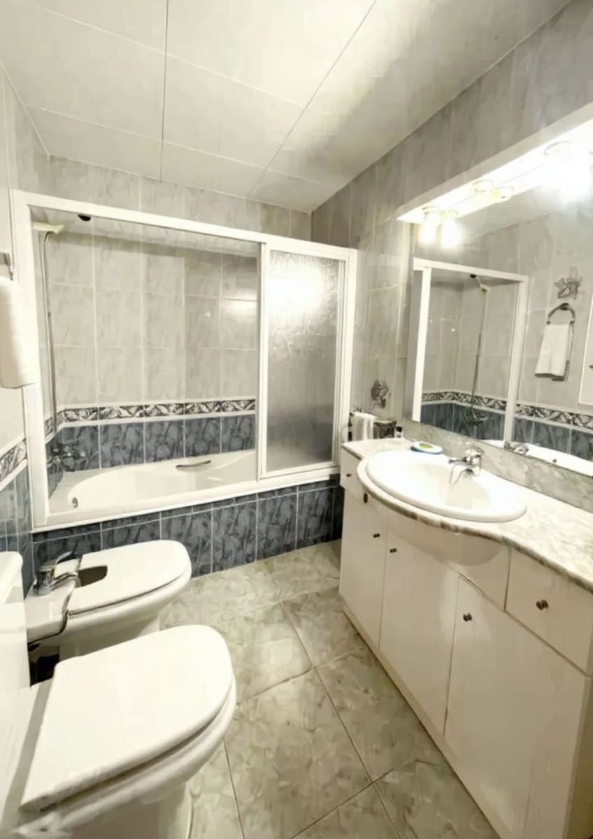 3 slaapkamer Huis te koop in Gerona stad - € 600.000 (Ref: 9991214)