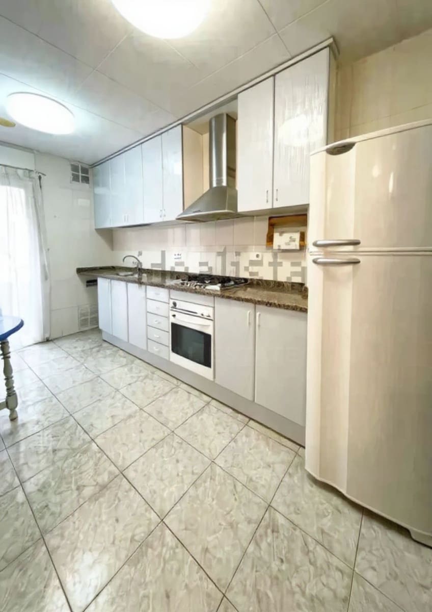 3 slaapkamer Huis te koop in Gerona stad - € 600.000 (Ref: 9991214)