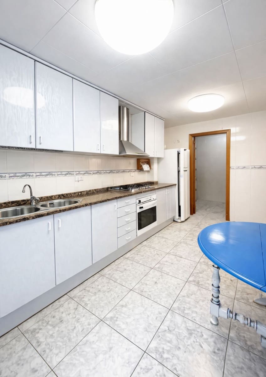 3 slaapkamer Huis te koop in Gerona stad - € 600.000 (Ref: 9991214)