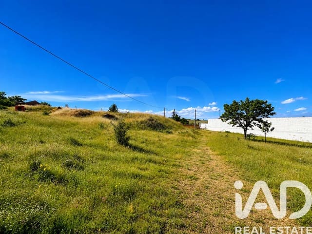 Finca/Herregård til salgs i Leon by - € 10 000 (Ref: 9991215)