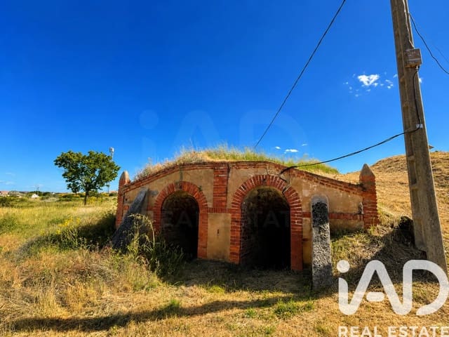 Finca/Herregård til salgs i Leon by - € 10 000 (Ref: 9991215)
