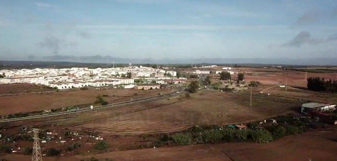 Grunde uden byggetilladelser til salg i Huelva by - € 1.250.000 (Ref: 9991216)