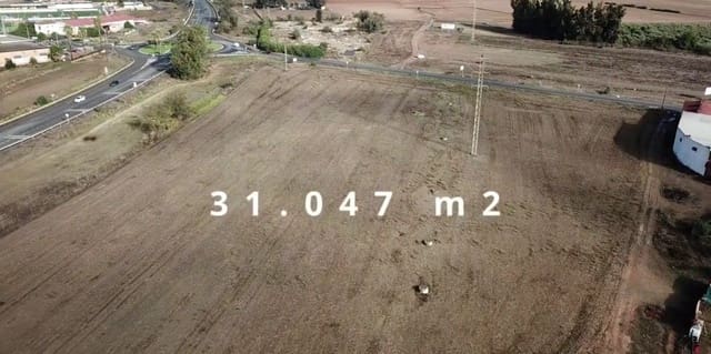 Grunde uden byggetilladelser til salg i Huelva by - € 1.250.000 (Ref: 9991216)