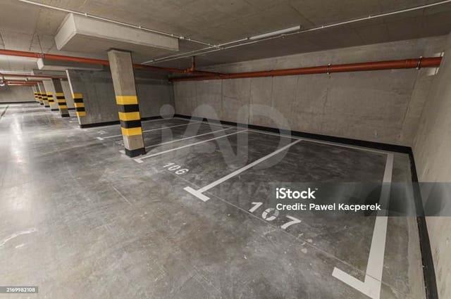 Garasje til salgs i Acacias, Madrid by - € 416 000 (Ref: 9991218)