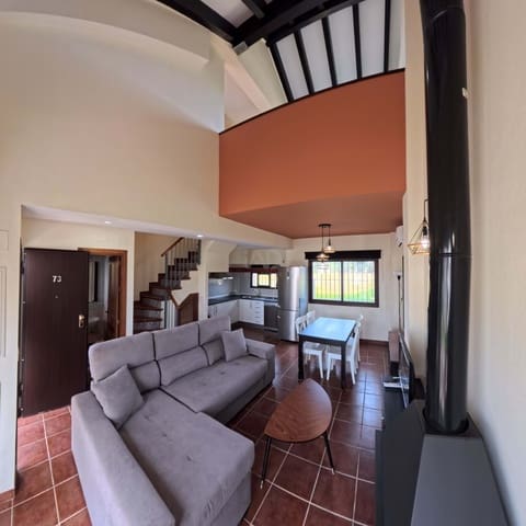 2 soverom Hus til salgs i Sevilla by med svømmebasseng - € 127 000 (Ref: 9991227)