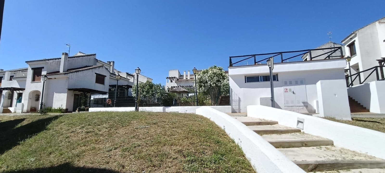 2 soverom Hus til salgs i Sevilla by med svømmebasseng - € 127 000 (Ref: 9991227)