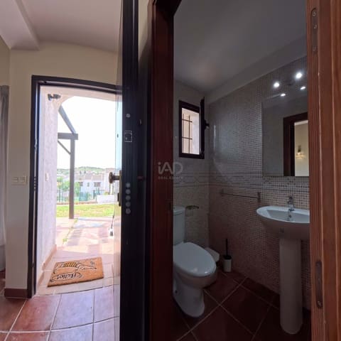 2 soverom Hus til salgs i Sevilla by med svømmebasseng - € 127 000 (Ref: 9991227)