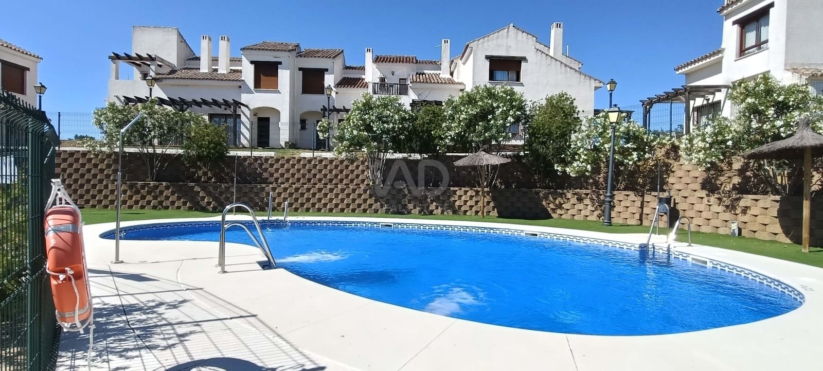 2 soverom Hus til salgs i Sevilla by med svømmebasseng - € 127 000 (Ref: 9991227)