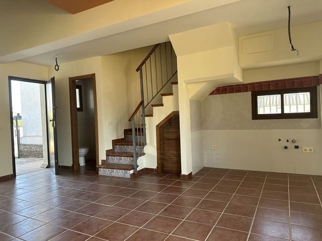 2 soverom Hus til salgs i Sevilla by med svømmebasseng - € 127 000 (Ref: 9991227)