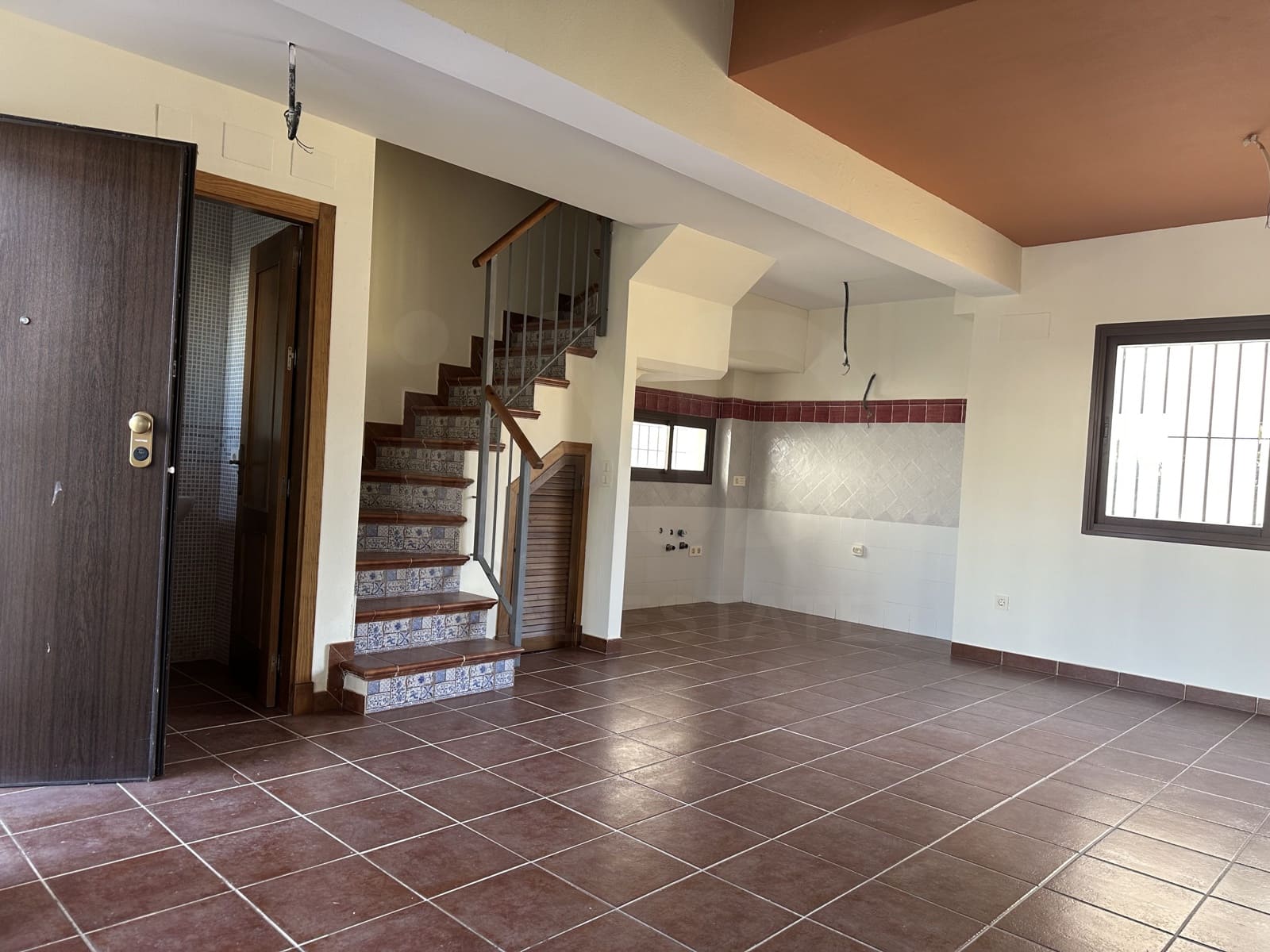 2 soverom Hus til salgs i Sevilla by med svømmebasseng - € 127 000 (Ref: 9991227)