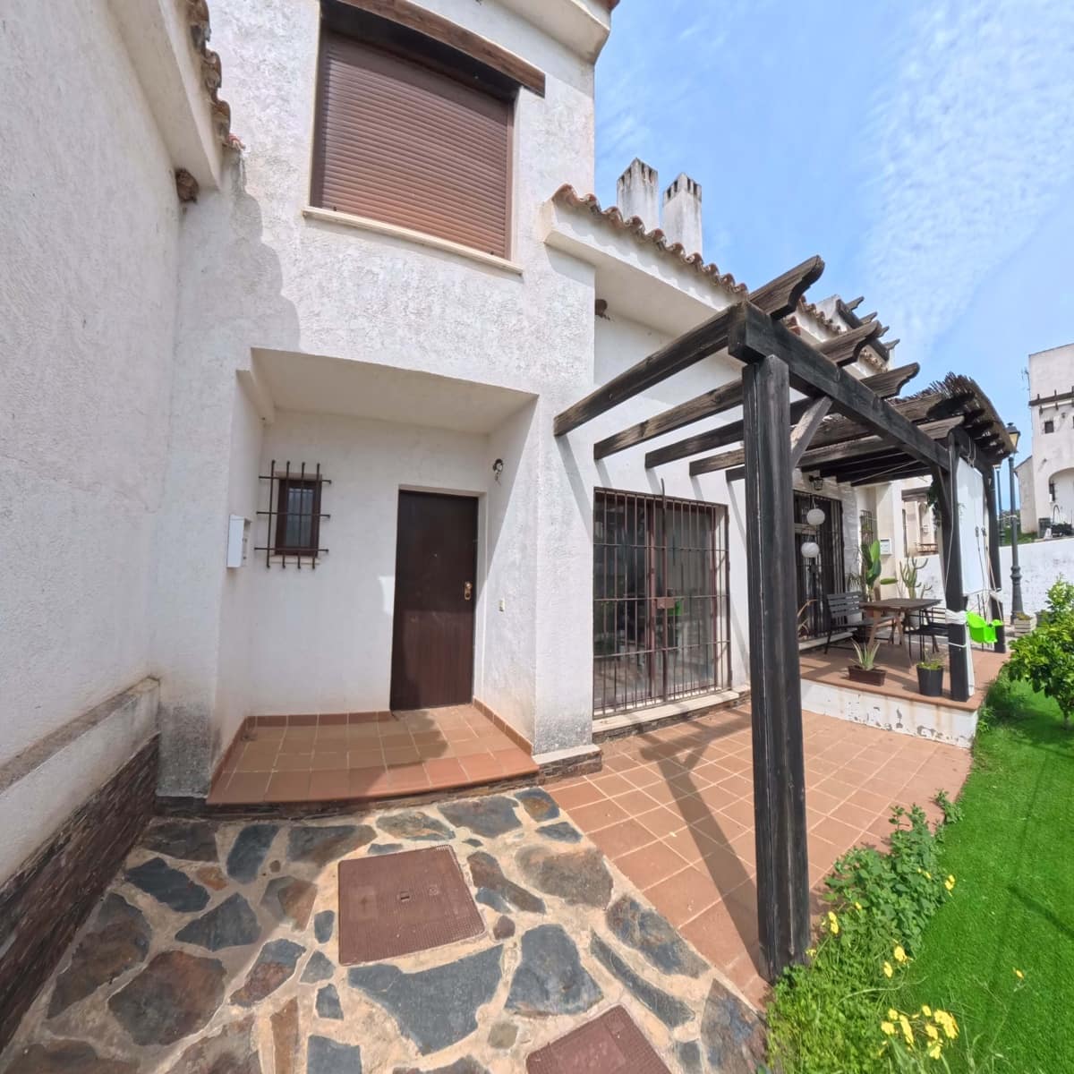 2 soverom Hus til salgs i Sevilla by med svømmebasseng - € 127 000 (Ref: 9991227)