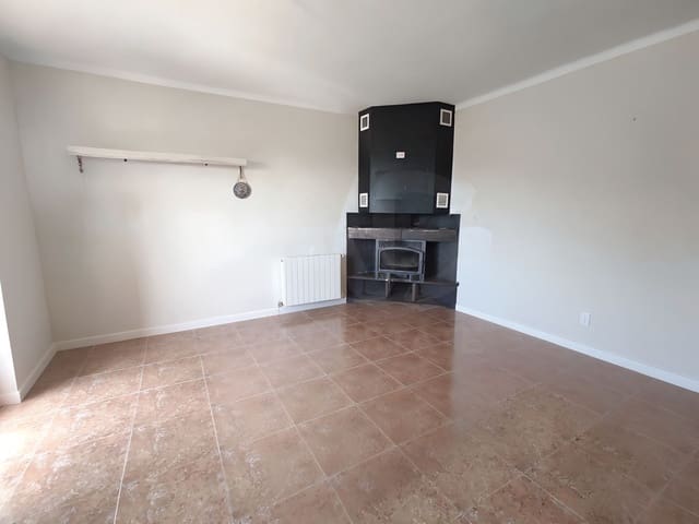 3 soverom Hus til salgs i Tarragona by med garasje - € 224 500 (Ref: 9991230)