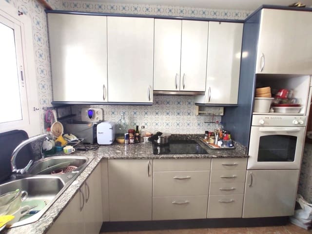 3 soverom Hus til salgs i Tarragona by med garasje - € 224 500 (Ref: 9991230)