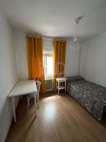 4 bedroom Apartment for sale in Salamanca city - € 247,000 (Ref: 9991234)