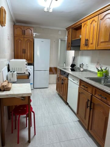 4 bedroom Apartment for sale in Salamanca city - € 247,000 (Ref: 9991234)