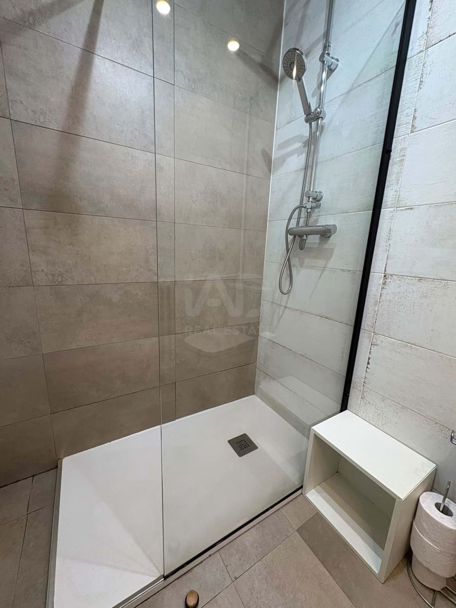 4 bedroom Apartment for sale in Salamanca city - € 247,000 (Ref: 9991234)