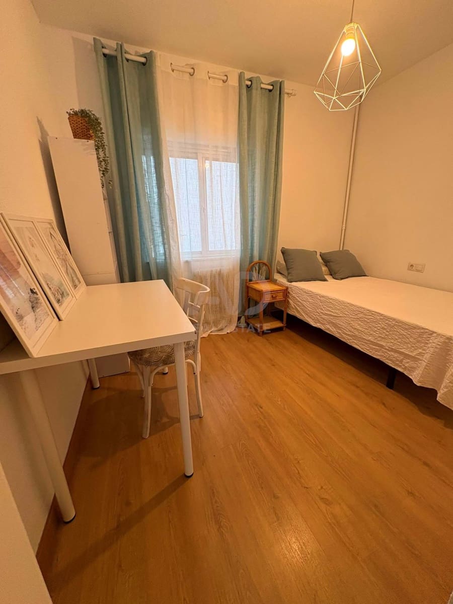 4 bedroom Apartment for sale in Salamanca city - € 247,000 (Ref: 9991234)