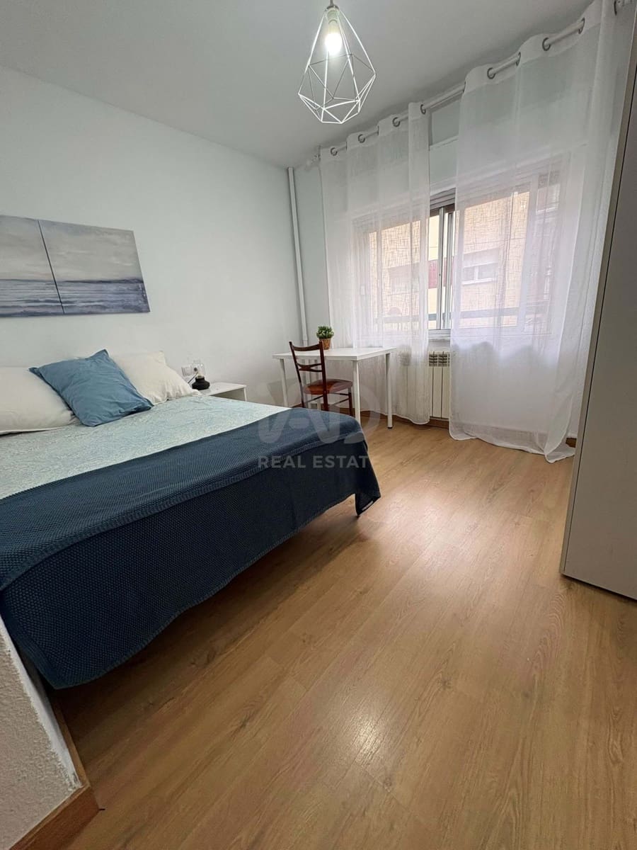 4 bedroom Apartment for sale in Salamanca city - € 247,000 (Ref: 9991234)