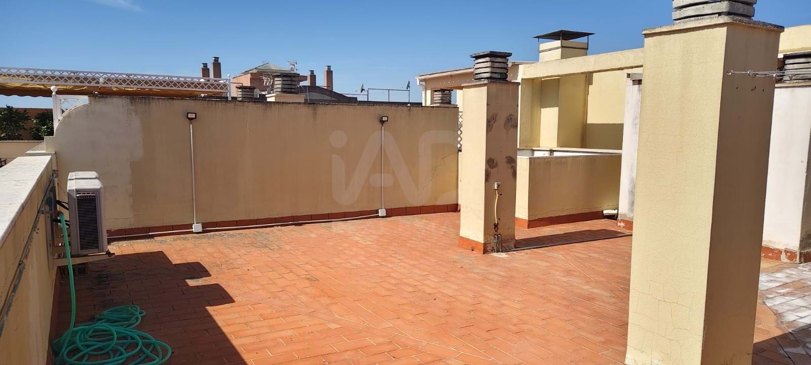 3 slaapkamer Penthouse te koop in Sevilla stad met garage - € 220.000 (Ref: 9991239)