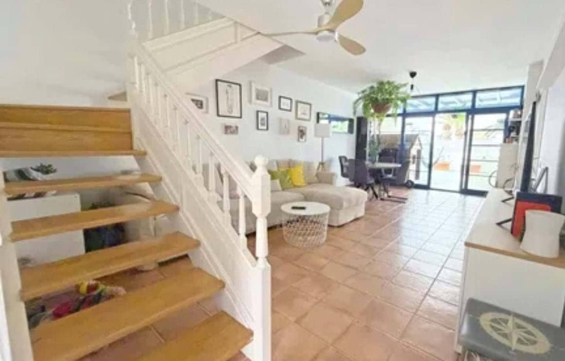 3 soveværelse Rækkehus til salg i Puerto Calero med swimmingpool - € 420.000 (Ref: 9991240)