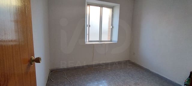 5 bedroom Townhouse for sale in Salamanca city - € 95,000 (Ref: 9991245)