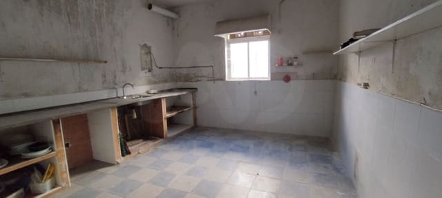 5 bedroom Townhouse for sale in Salamanca city - € 95,000 (Ref: 9991245)