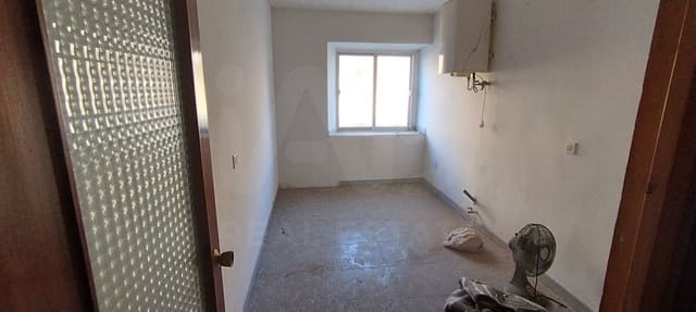5 bedroom Townhouse for sale in Salamanca city - € 95,000 (Ref: 9991245)