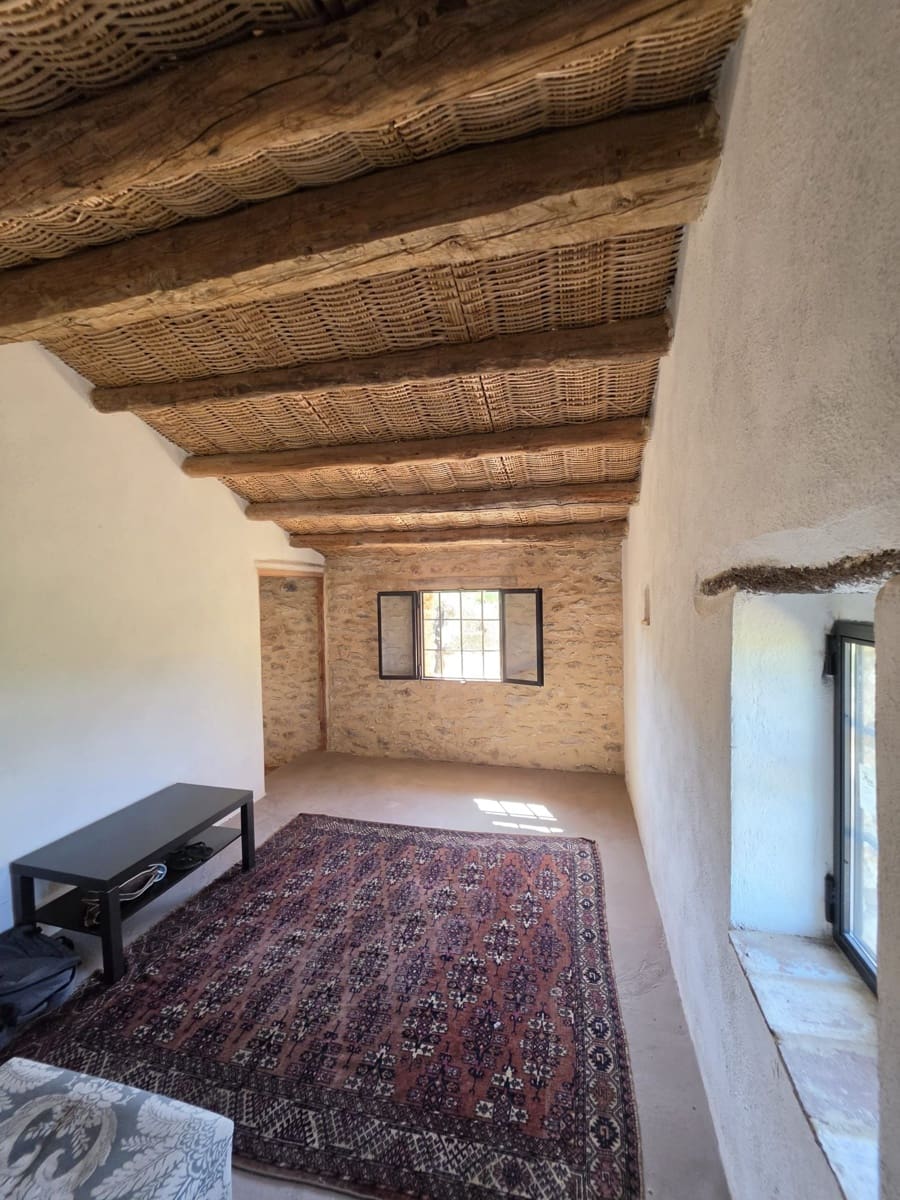 4 bedroom Finca/Country House for sale in Tarragona city - € 395,000 (Ref: 9991247)