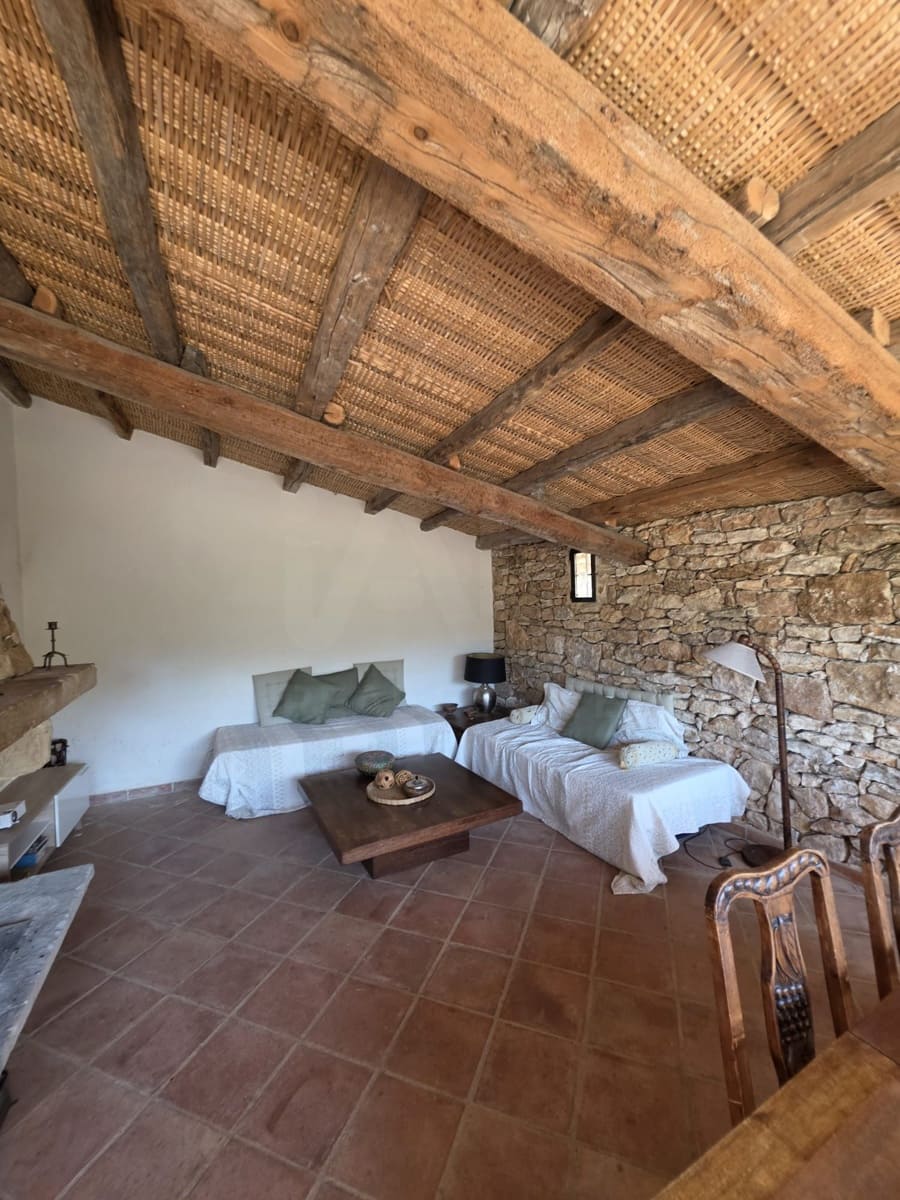 4 bedroom Finca/Country House for sale in Tarragona city - € 395,000 (Ref: 9991247)