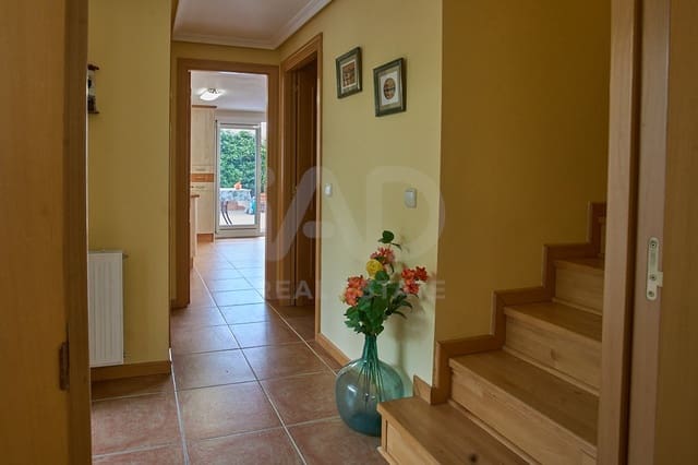 5 bedroom Terraced Villa for sale in Aranjuez with garage - € 425,000 (Ref: 9991252)