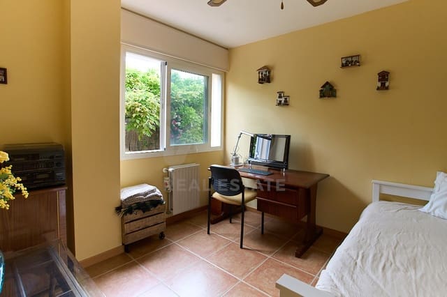 5 bedroom Terraced Villa for sale in Aranjuez with garage - € 425,000 (Ref: 9991252)