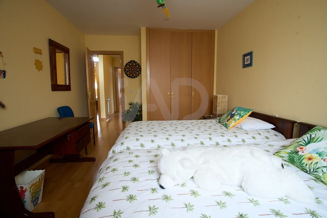 5 makuuhuone Rivitalo myytävänä paikassa Madrid kaupunki mukana 
autotalli - 425 000 € (Ref: 9991252)