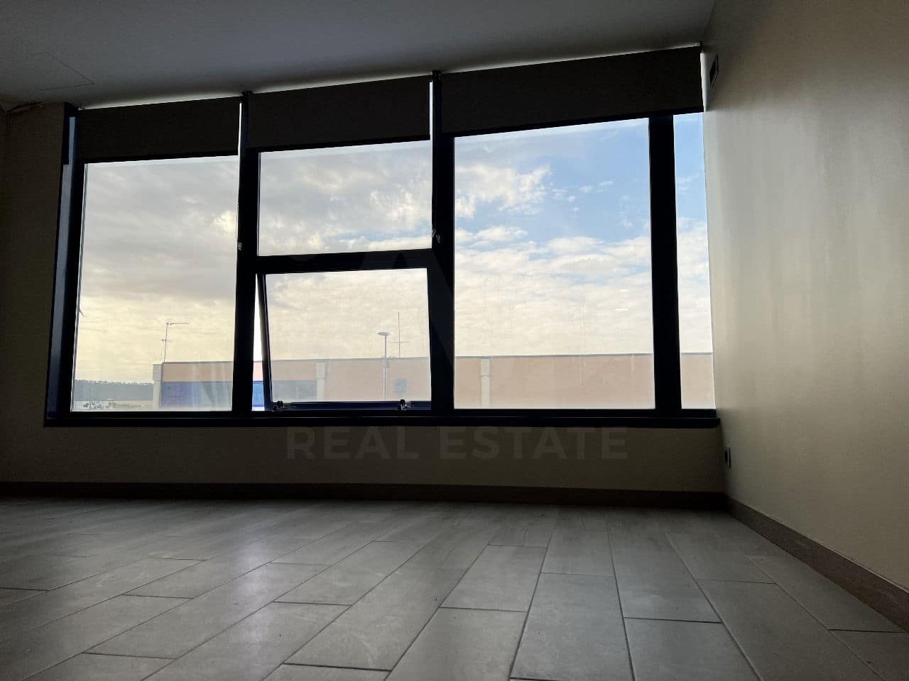 Kaupallinen myytävänä paikassa Madrid kaupunki - 459 000 € (Ref: 9991257)