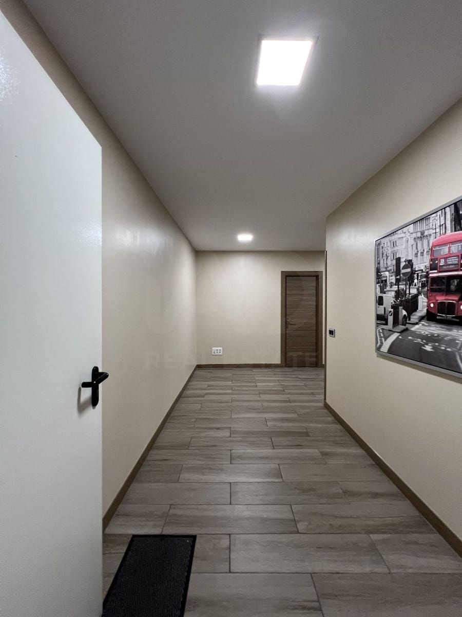 Kaupallinen myytävänä paikassa Madrid kaupunki - 459 000 € (Ref: 9991257)