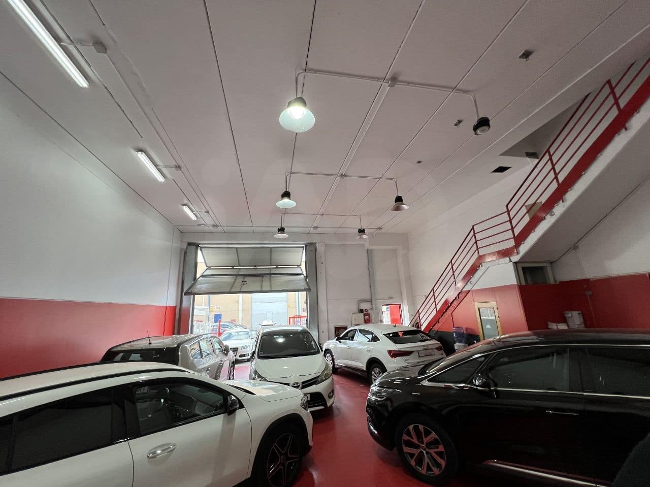Kaupallinen myytävänä paikassa Madrid kaupunki - 459 000 € (Ref: 9991257)