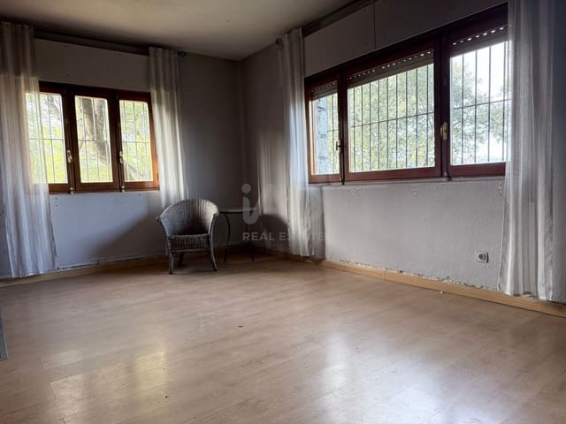 4 soverom Villa til salgs i Madrid by med garasje - € 480 000 (Ref: 9991268)