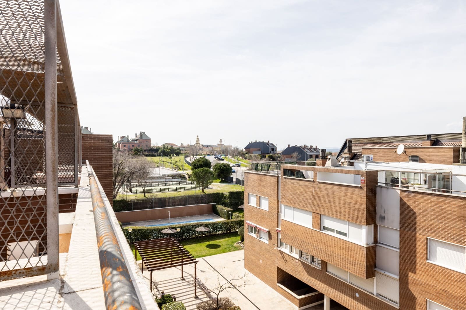 3 sovrum Takvåning till salu i Madrid stad med pool - 685 000 € (Ref: 9991270)